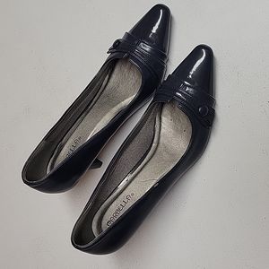 Navy heels